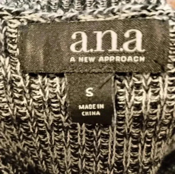 Lady's ANA oversized boxy comfy knitted sweater (#804) - Picture 2 of 6